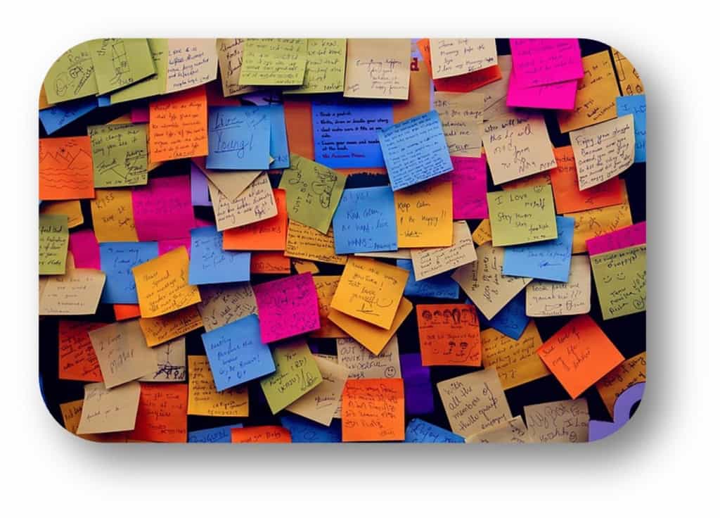 Des commentaires de donneurs affichés dans la salle de départ en collecte pour les rendre visibles par les équipes des collectes mobiles